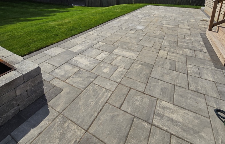 Hardscape, Retaining Walls & Outdoor Living